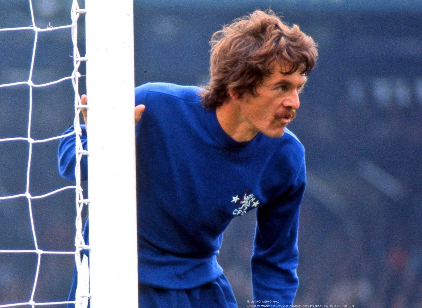 Eddie Mccreadie captured in the Chelsea vs Manchester City game in 1971 (Credits: Twitter)