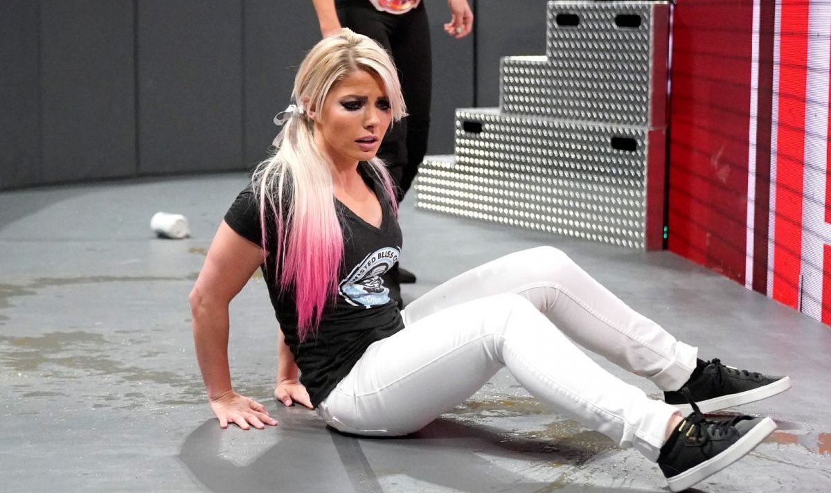 Alexa Bliss has urged Nia Jax not to share the &quot;jeep story&quot;