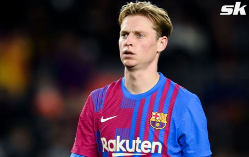 Frenkie De Jong is struggling right now at Barcelona