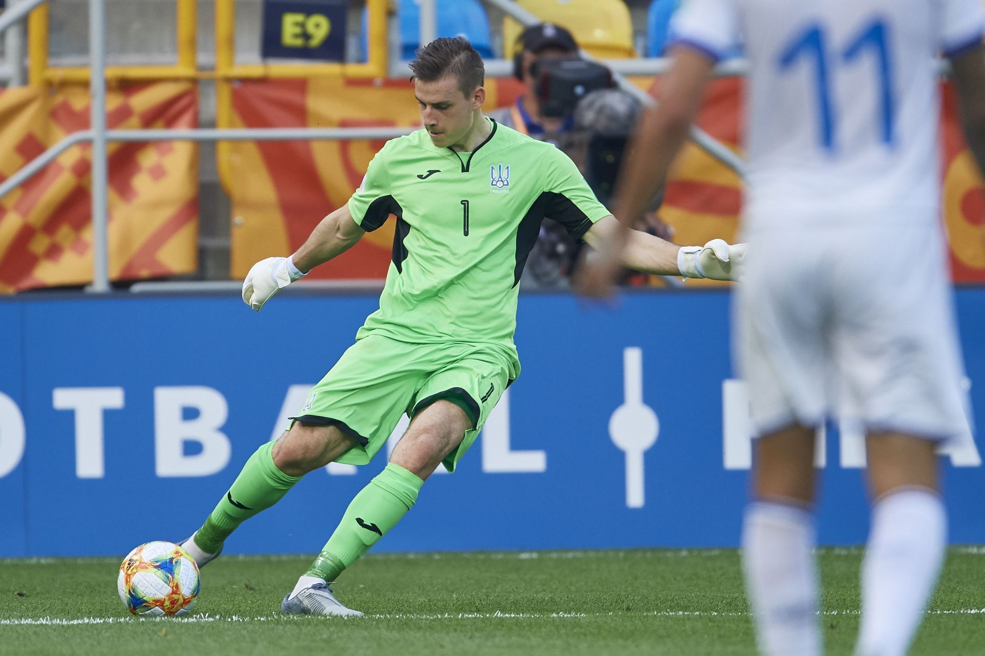 Newcastle United are interested in Lunin.