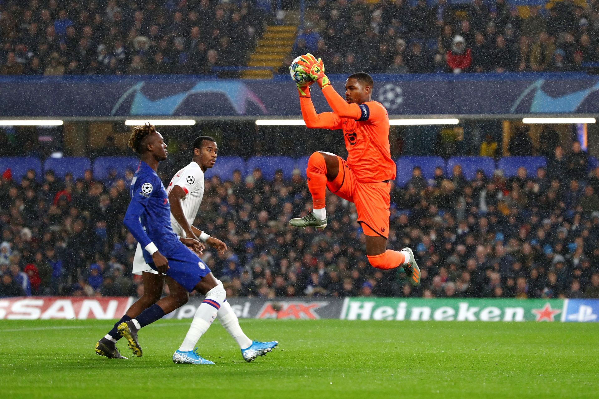 Mike Maignan (Right) in action for Lille