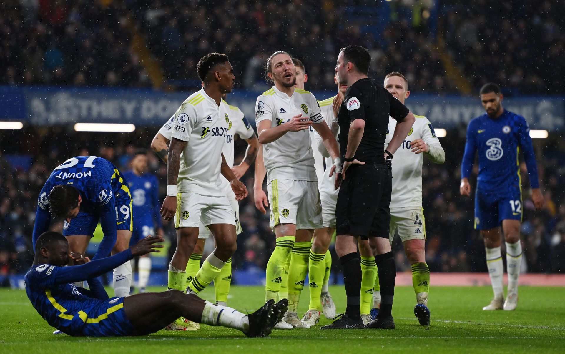 Leeds United contest referee&#039;s decision