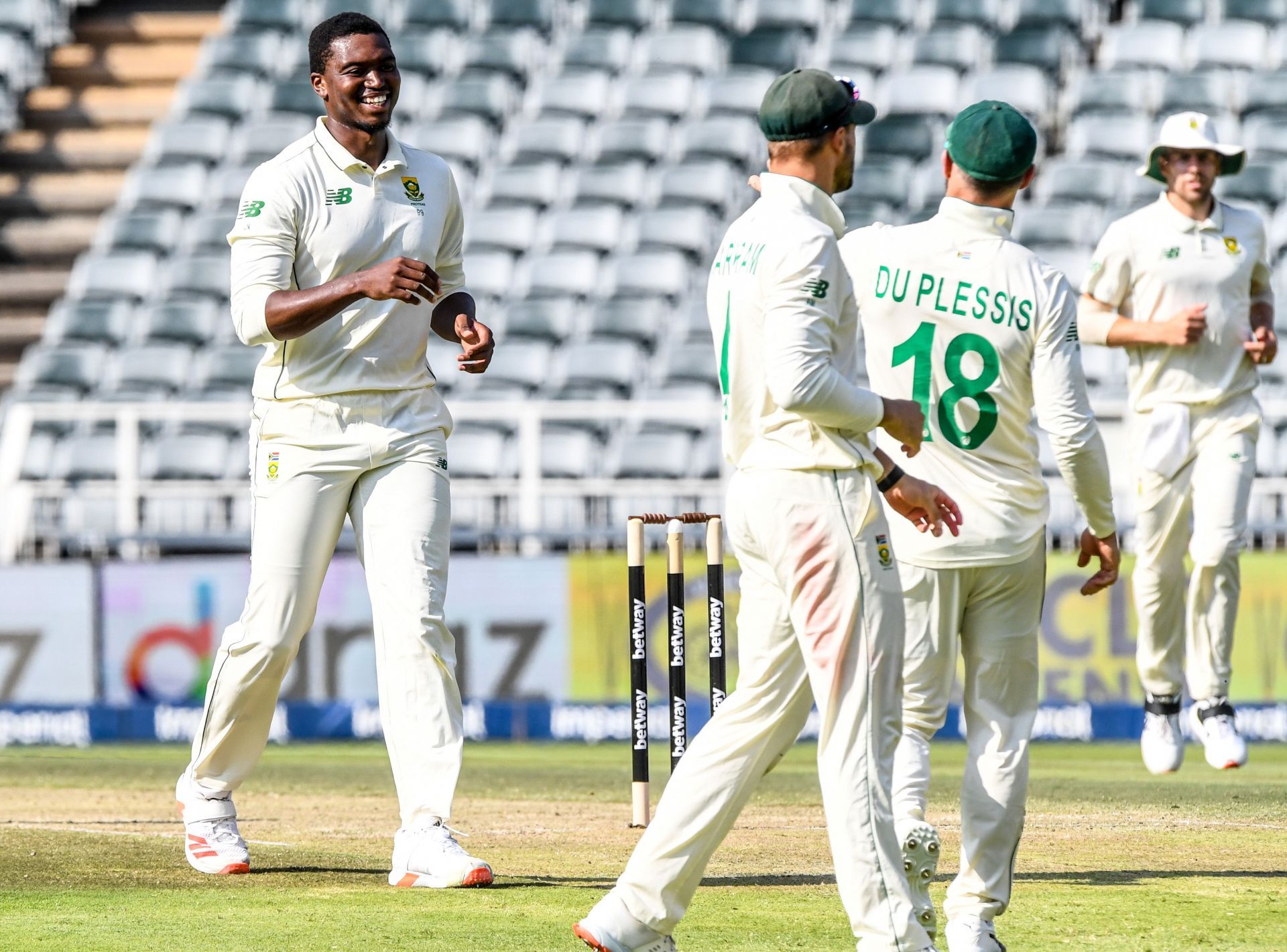 South Africa v Sri Lanka - Second Test Day 2