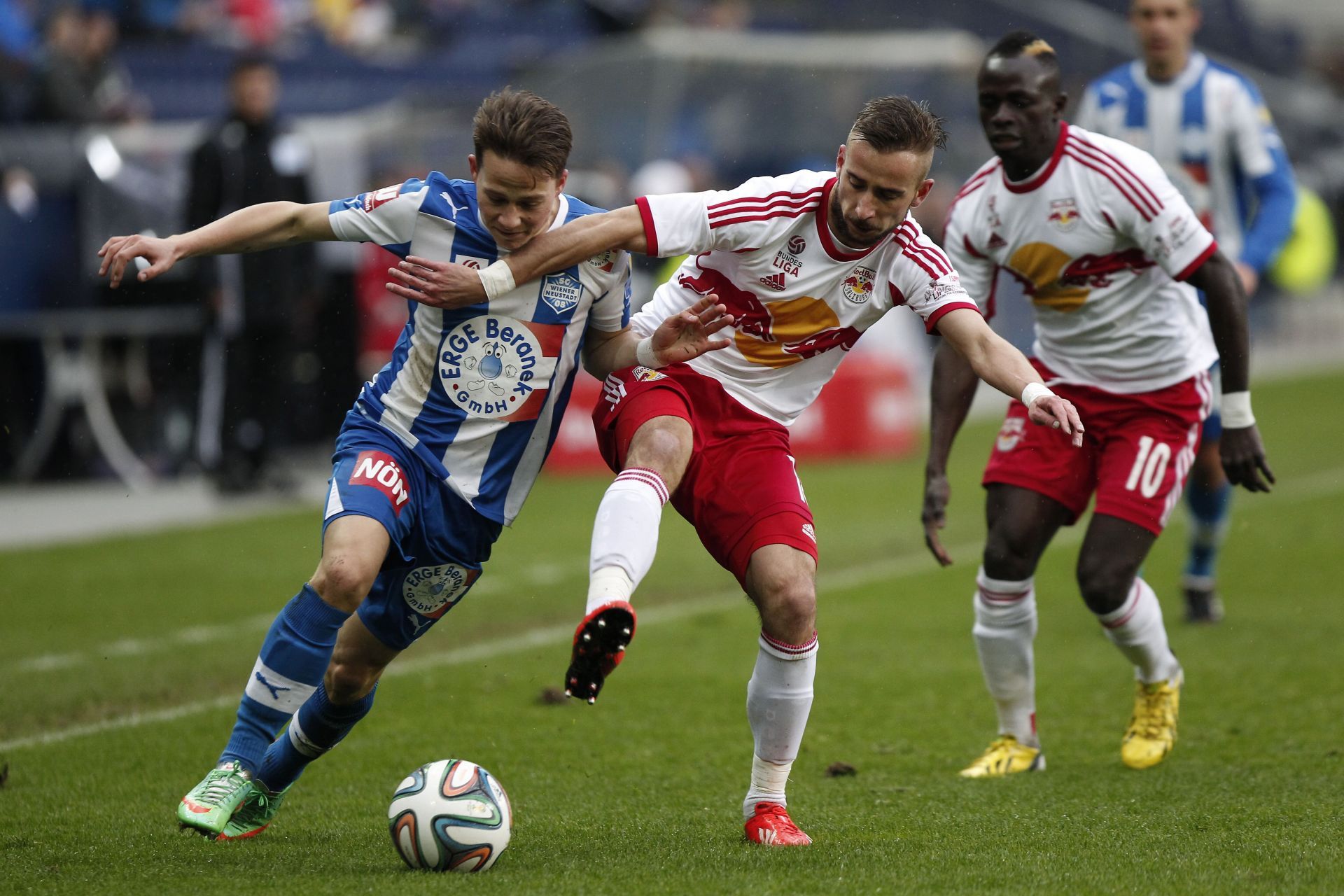 Ralf Ragnick brought Sadio Mane (#10, right) to RB Salzburg.