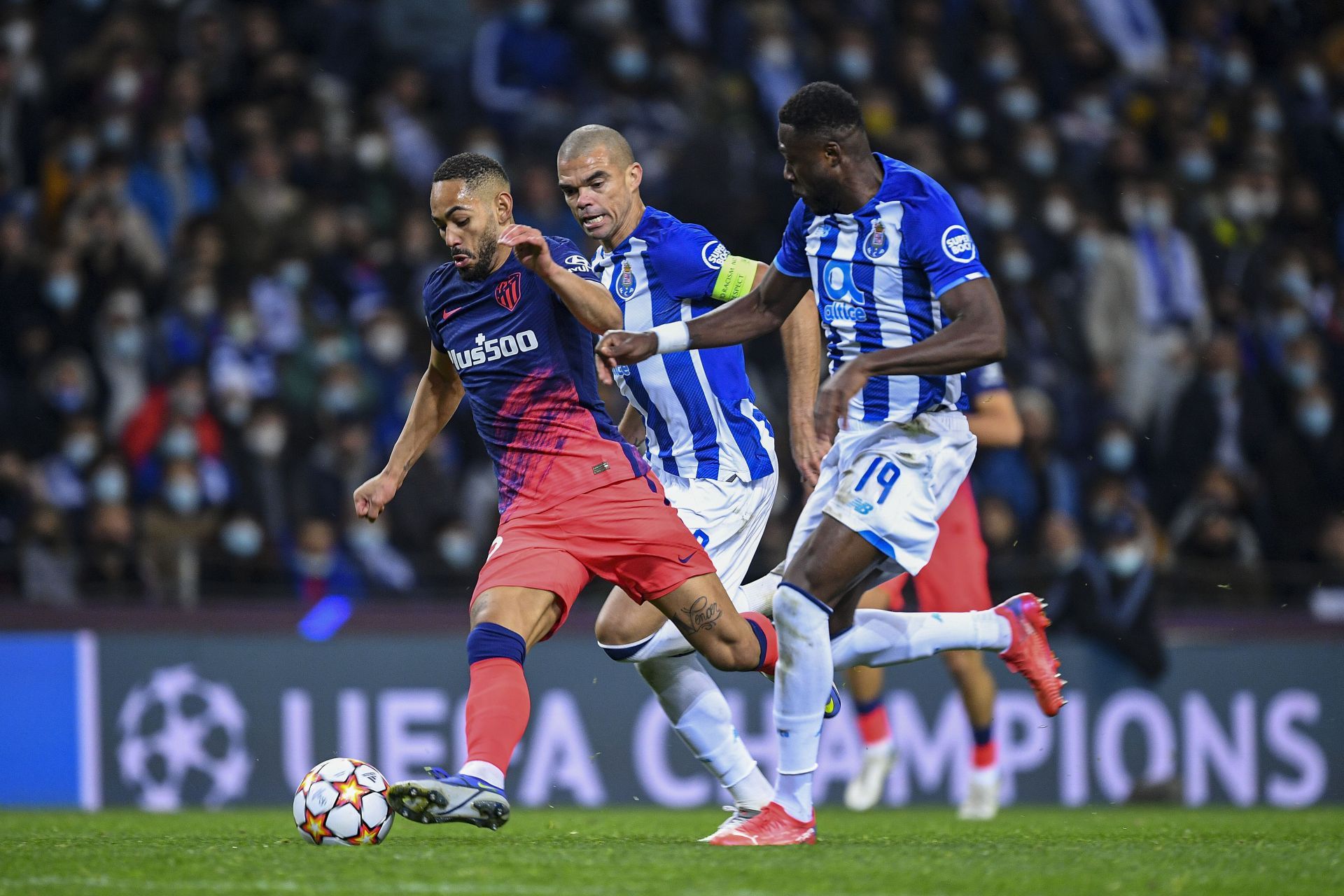 FC Porto v Atletico Madrid: Group B - UEFA Champions League