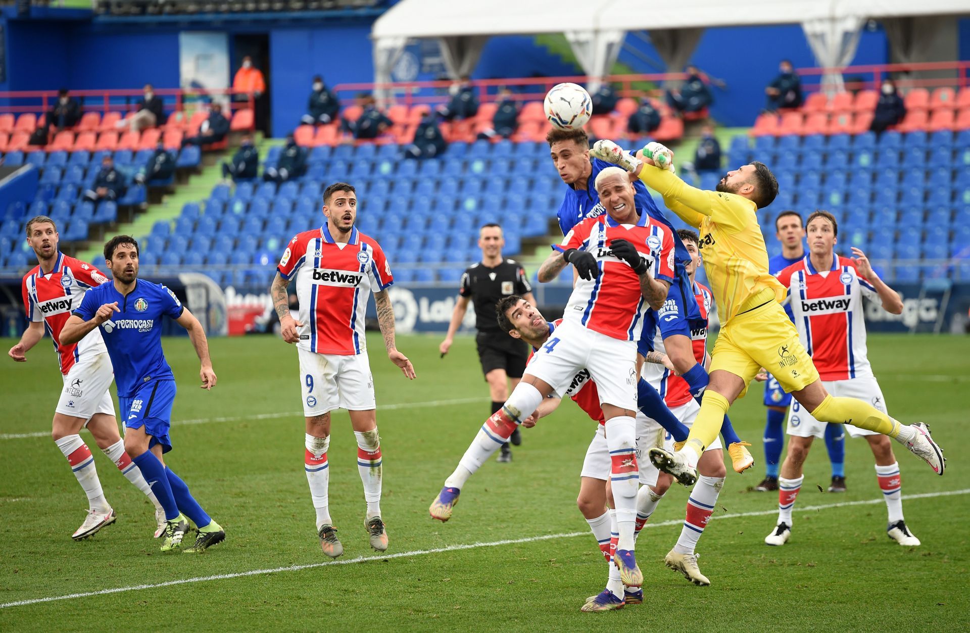 Getafe take on Deportivo Alaves this weekend