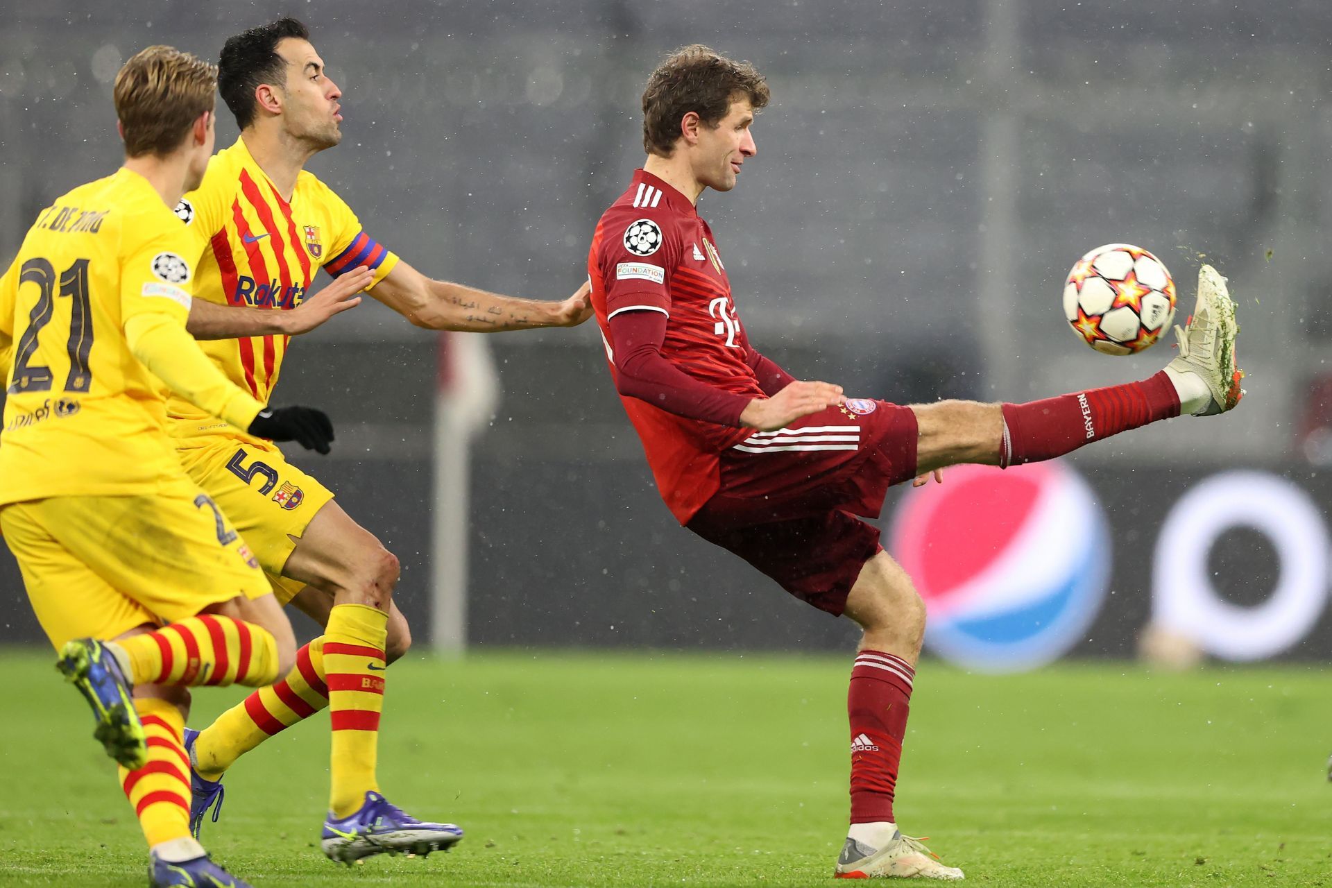 FC Bayern München v FC Barcelona: Group E - UEFA Champions League