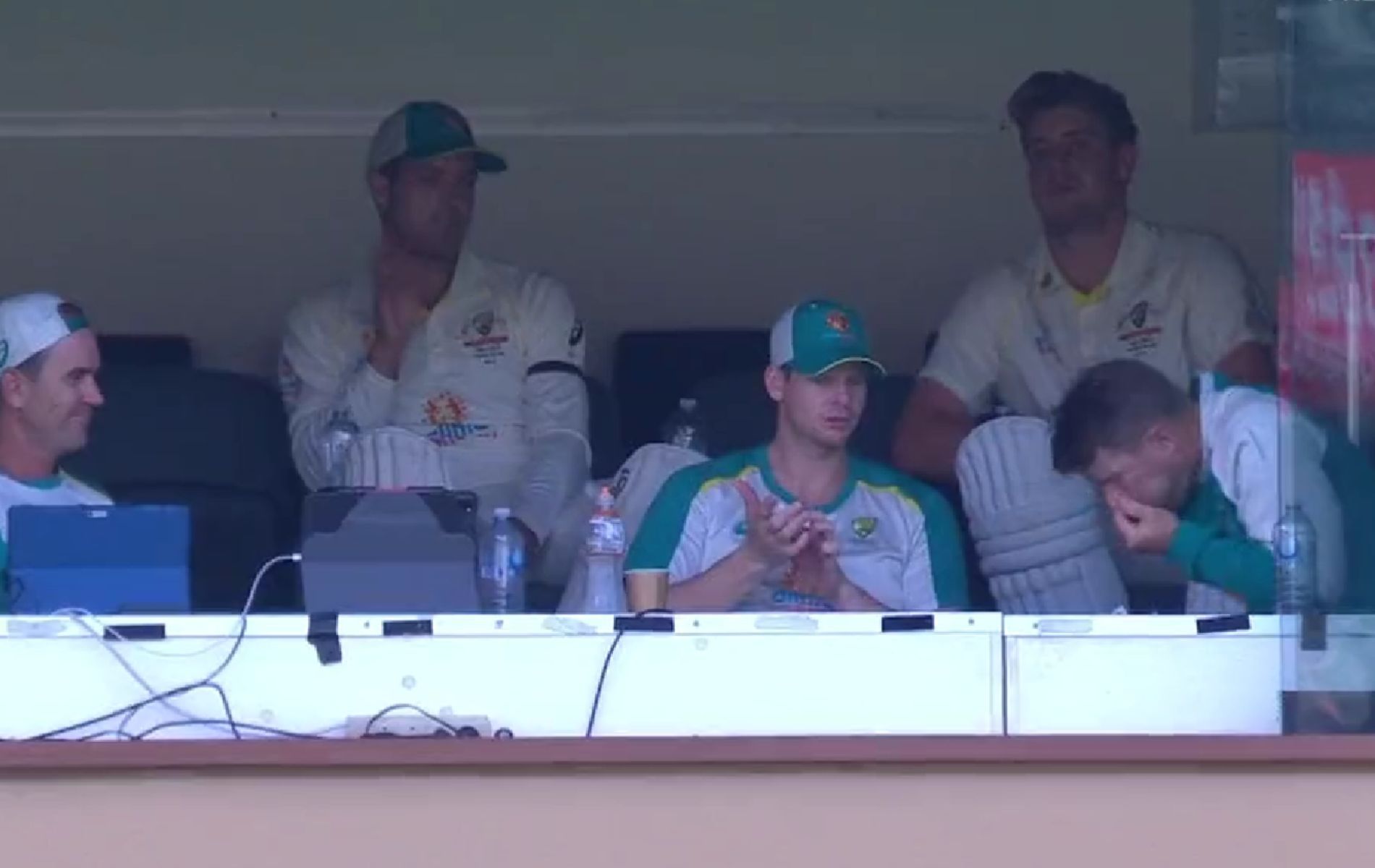 David Warner sneezes while chatting with Steve Smith in the pavillion. (PC: 7Cricket)