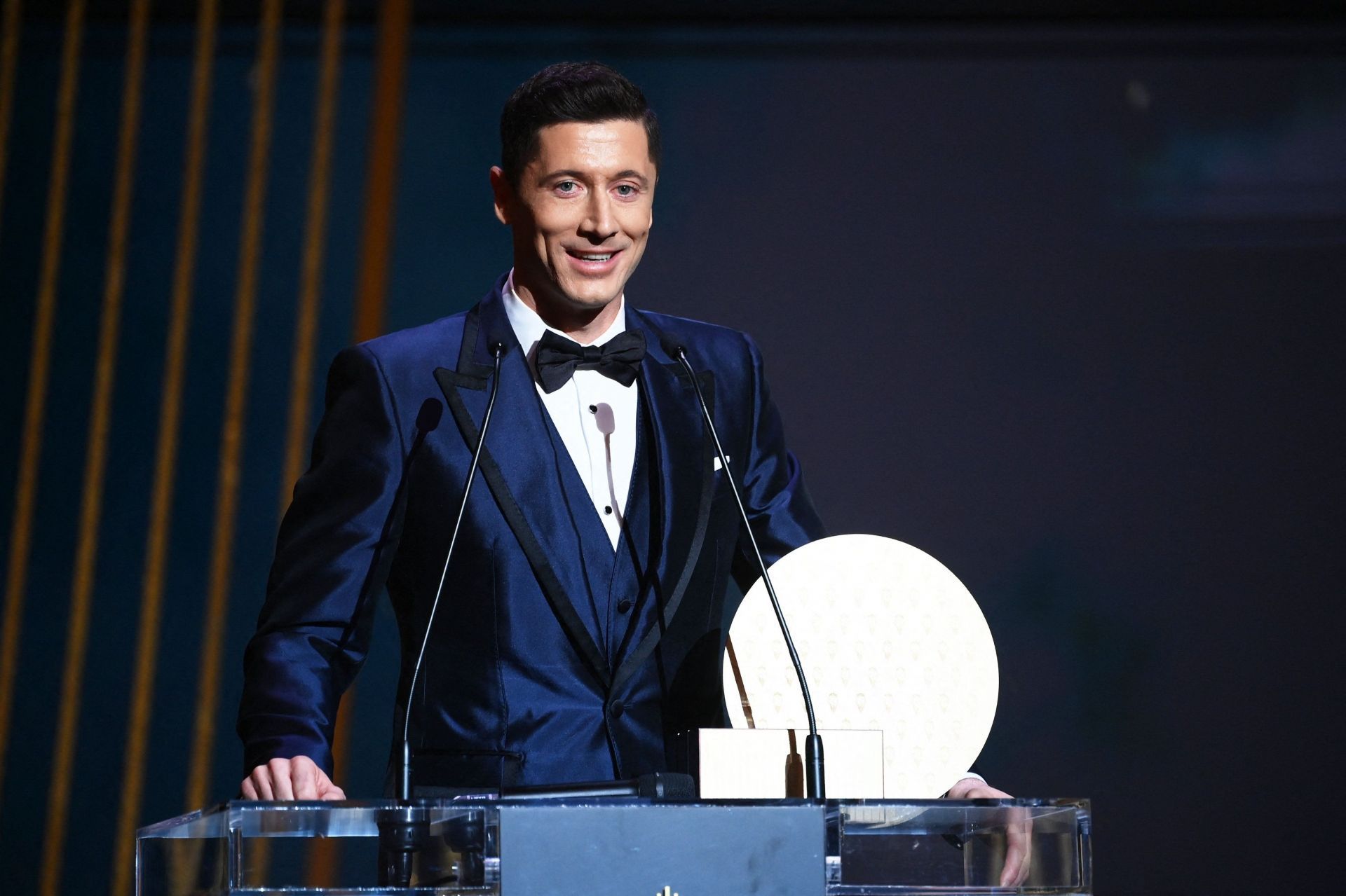 Lewandowski looked regal in his Dolce & Gabbana suit (Image via UEFA Champions League; Twitter)