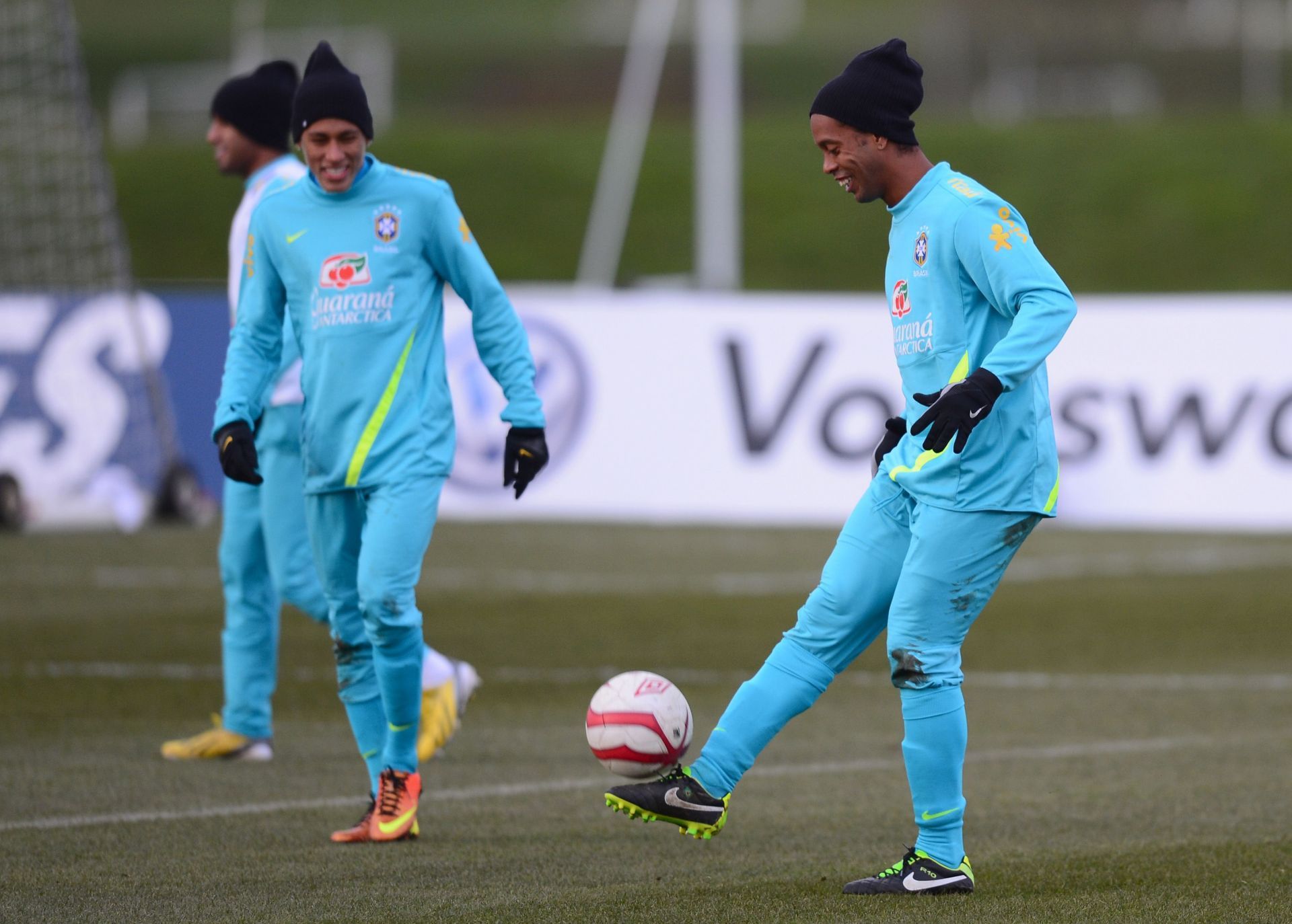 Nemar and Ronaldinho training with the Brazilian national team