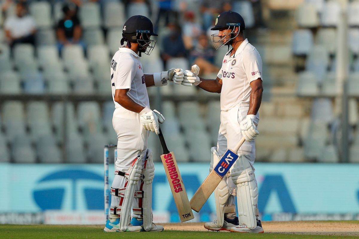 Mayank Agarwal (R) and Wriddhiman Saha (L) have put on 61 runs off 134 balls for the fifth wicket [Credits: BCCI]