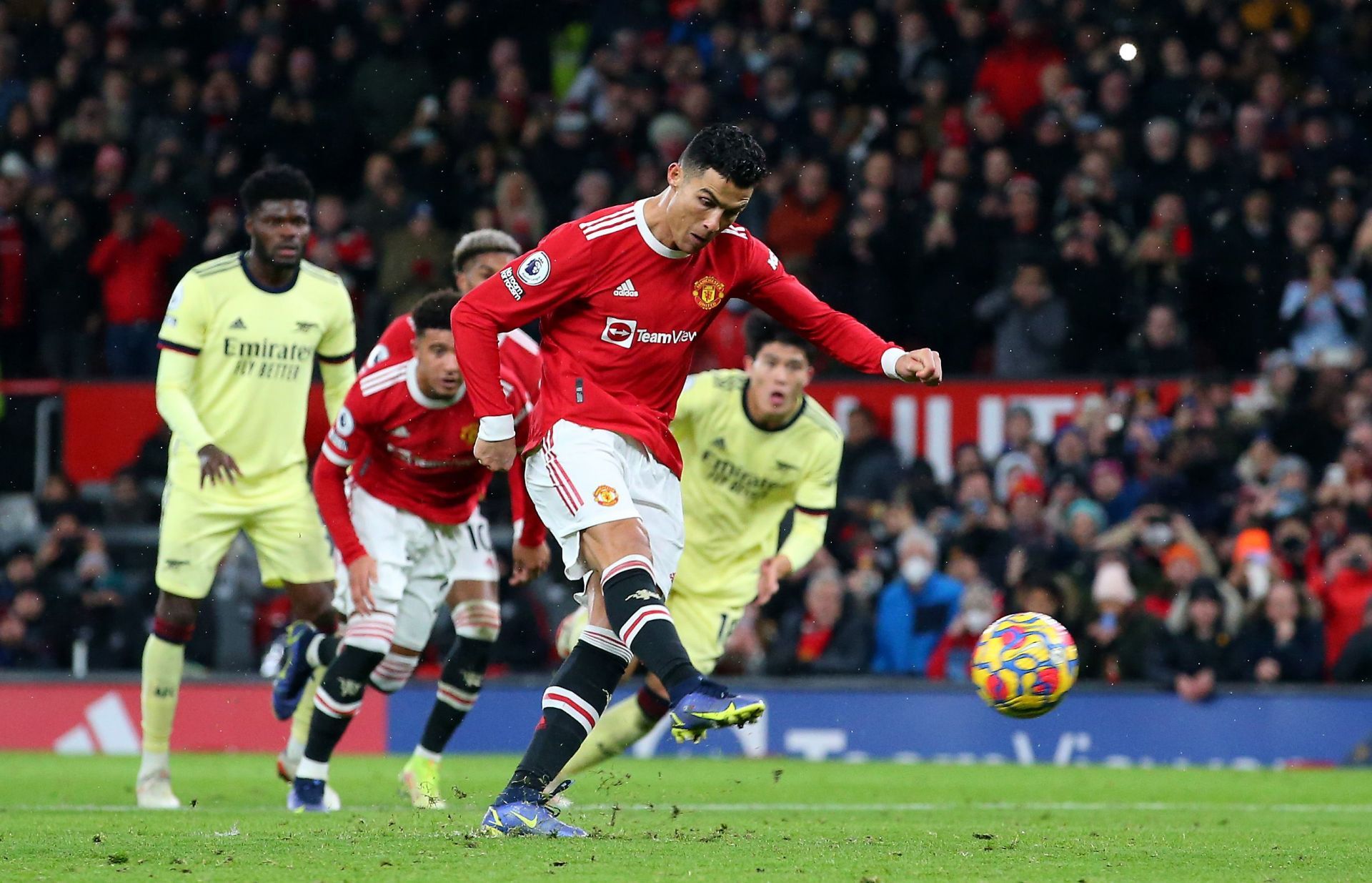 Manchester United v Arsenal - Premier League