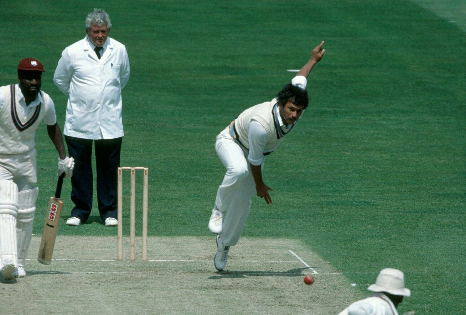 Roger Binny bowled 9 maidens in the 1983 World Cup.