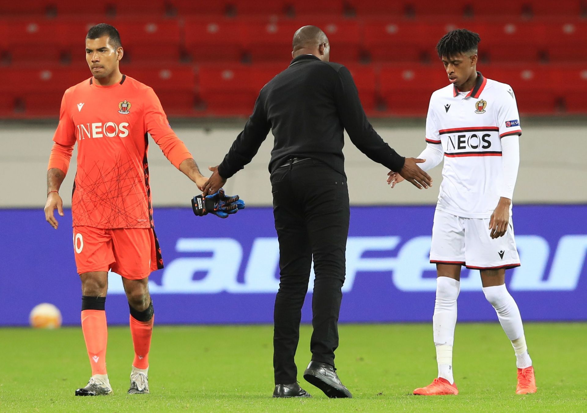 Walter Benitez (Left) playing for OGC Nice in Ligue 1