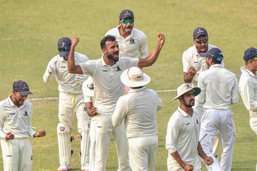 Bengal boast of abundant quality and skill in their ranks and will be a force to reckon with in the Ranji Trophy 2021-22 (Picture Credits: PTI via Outlook India).
