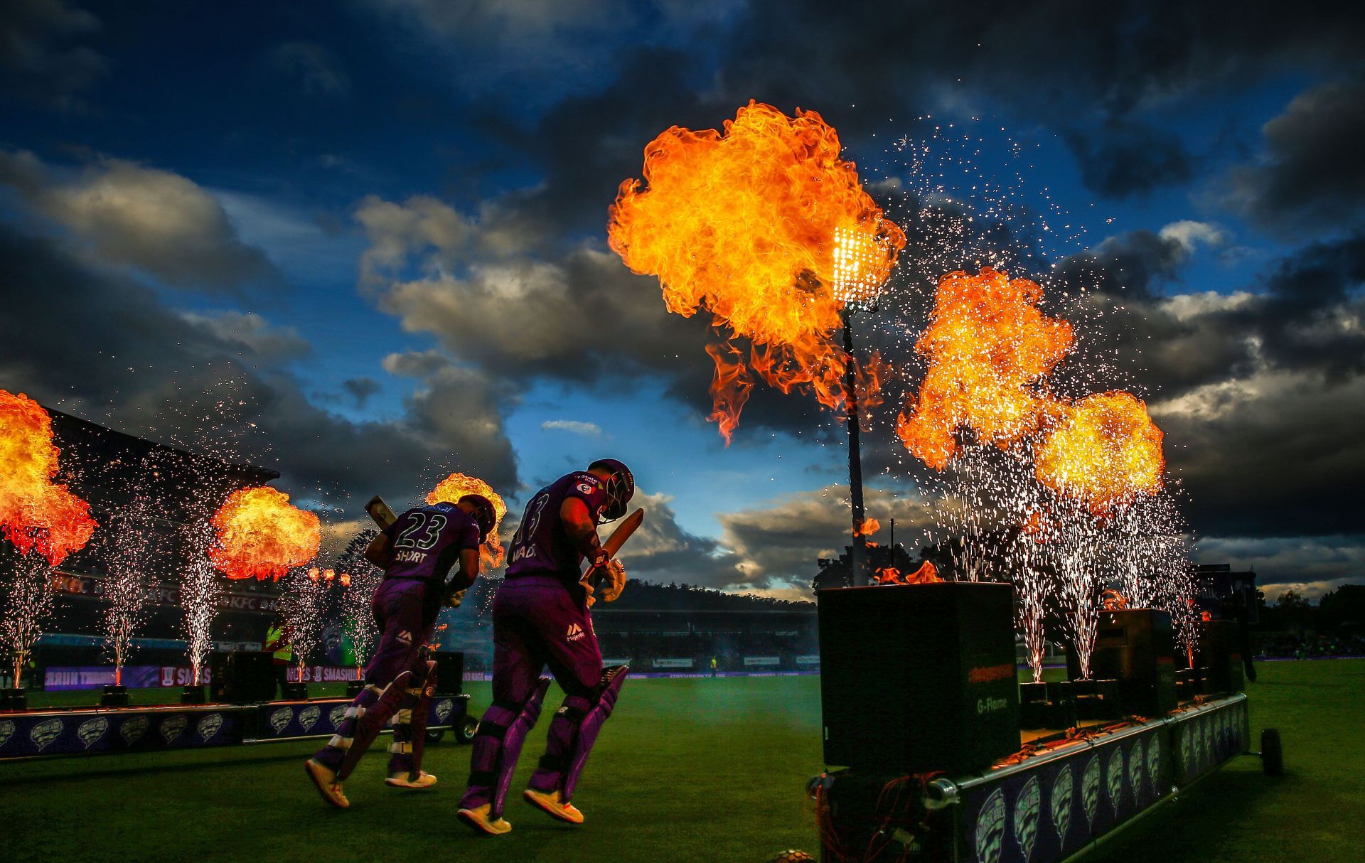 BBL - Semi Final: Hurricanes v Stars