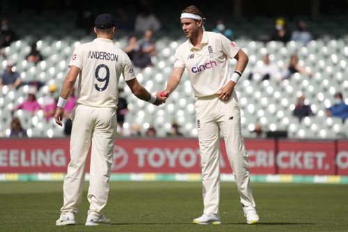 Stuart Broad will partner James Anderson in the fourth Ashes Test at the SCG.