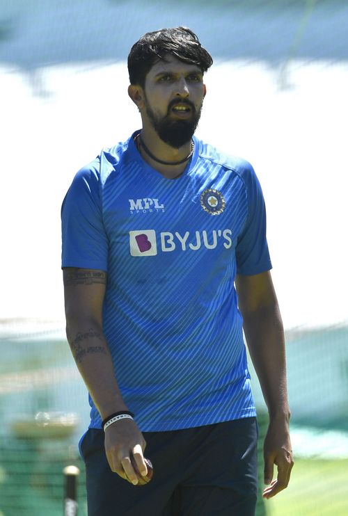 Ishant trains in the nets ahead of third test