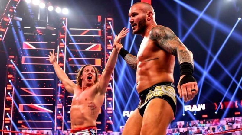 WWE सुपरस्टार रिडल ने अपनी टीम को खास अंदाज में दिलाई जीत