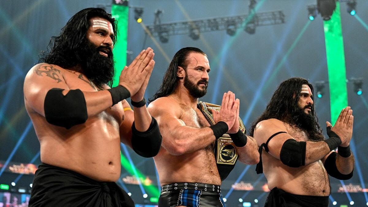 WWE सुपरस्टार्स वीर महान, ड्रू मैकइंटायर और सौरव गुर्जर