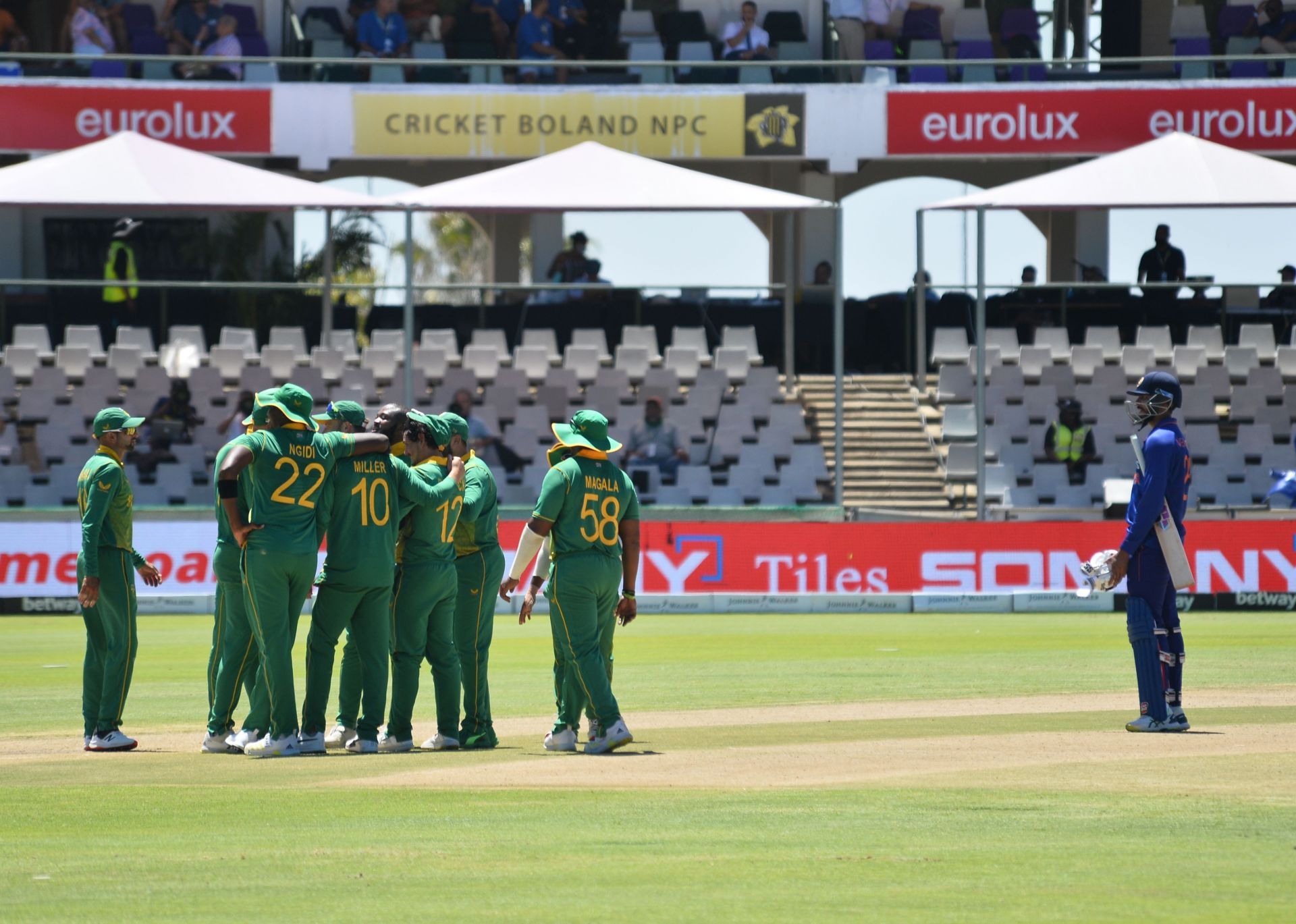 South Africa celebrate the fall of Venkatesh Iyer