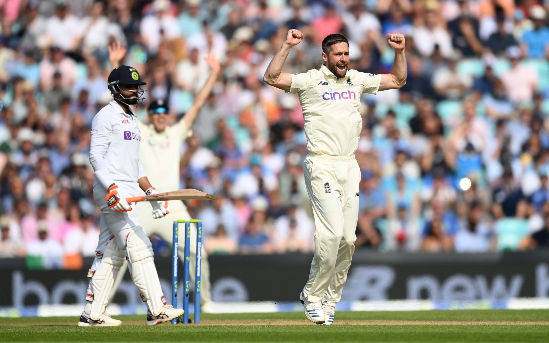 Ravindra Jaedja (L) and Chris Woakes