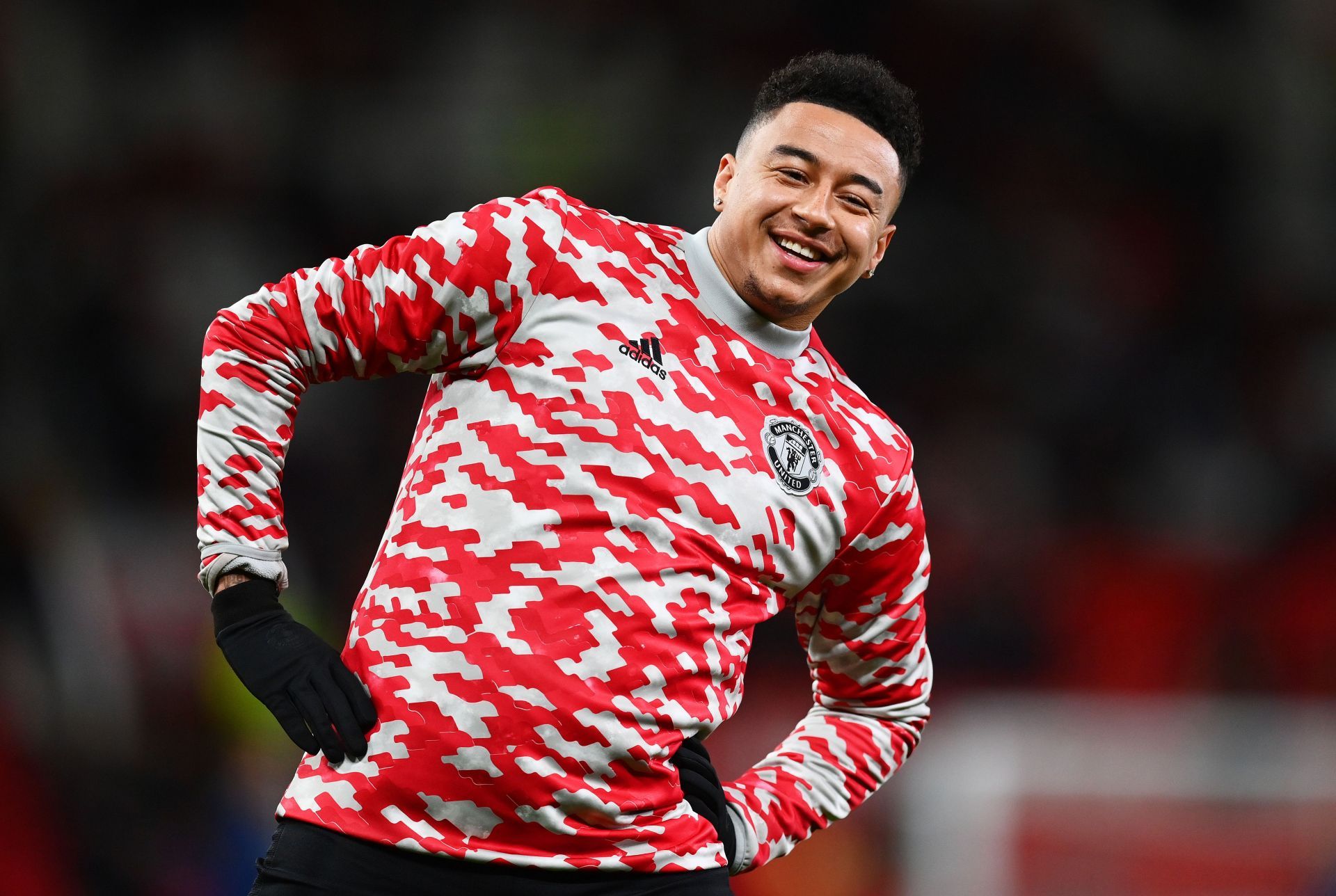 Jesse Lingard warms up v Burnley - Premier League