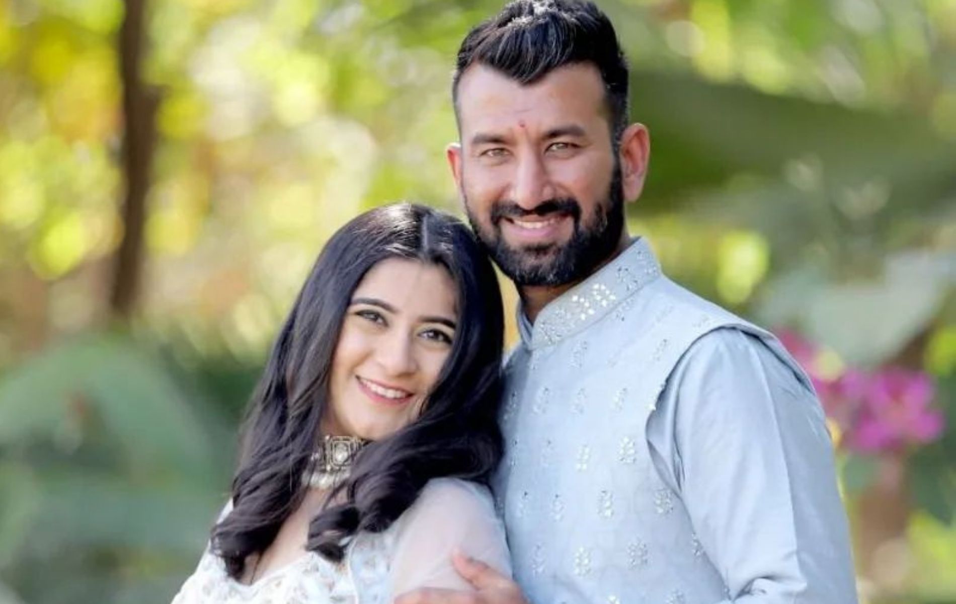 Cheteshwar Pujara (R) with his wife Puja. (Image source: Instagram)