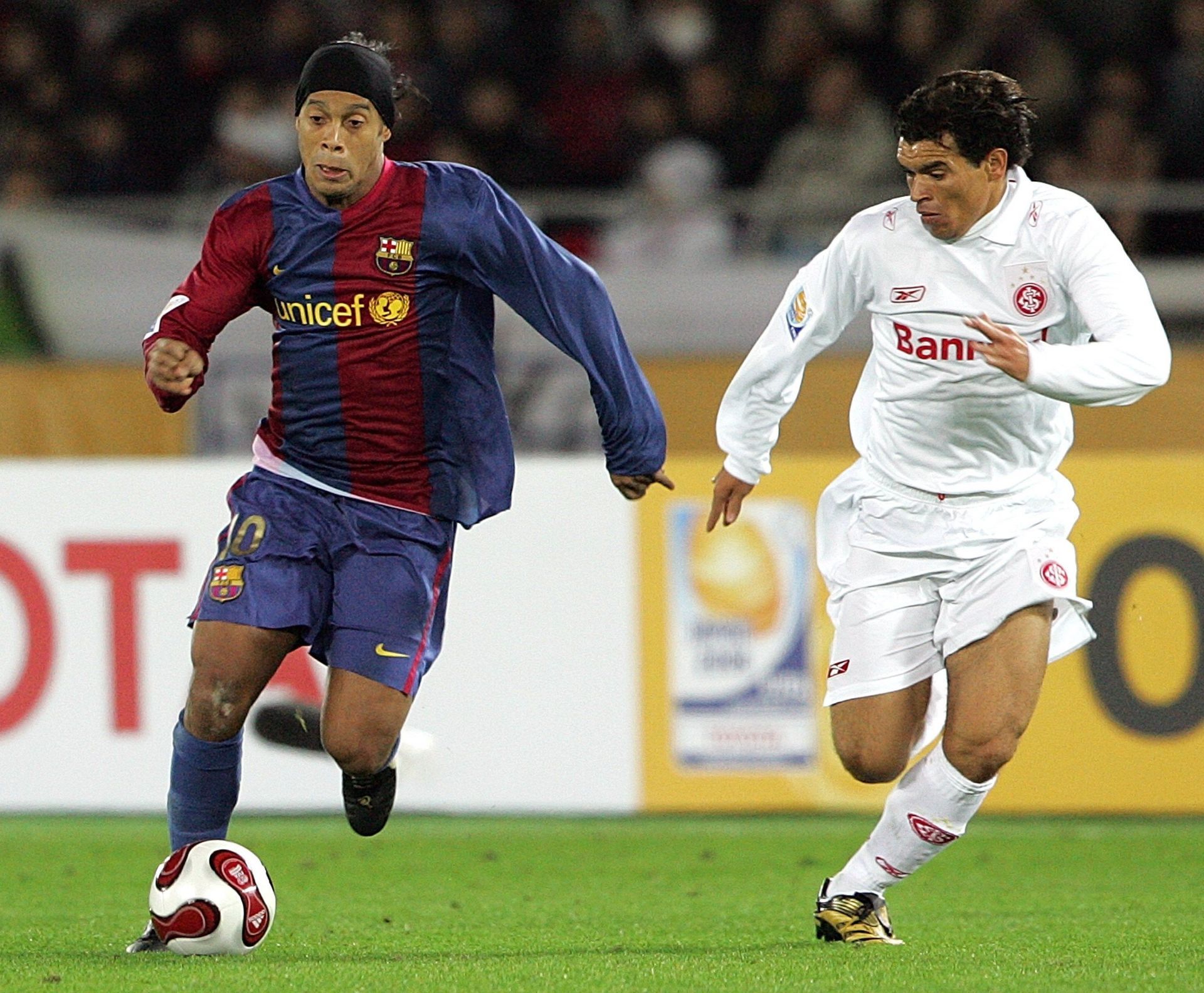 FIFA Club World Cup - Sport Club Internacional v FC Barcelona: Final