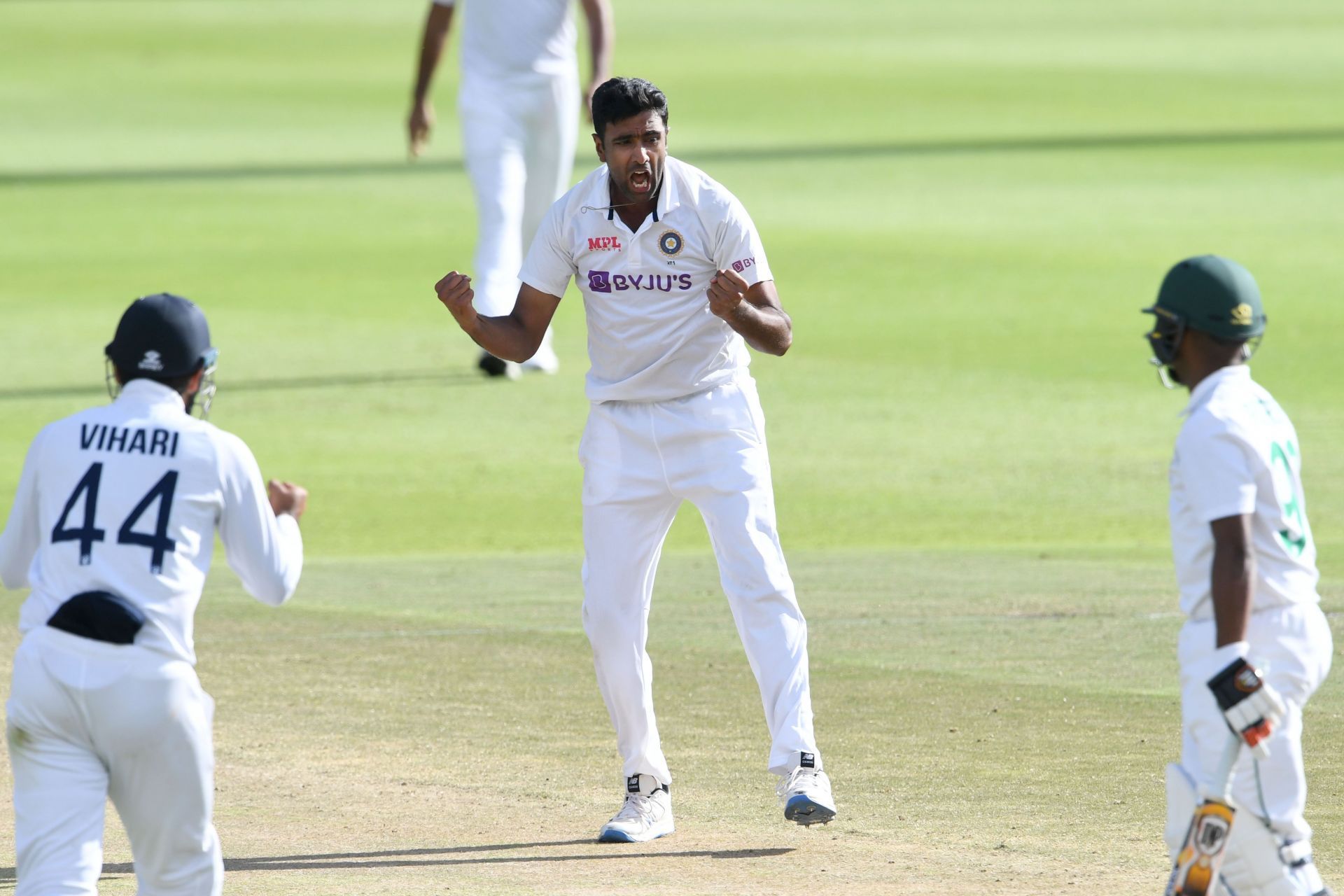 Ashwin (C) picked up Petersen&#039;s wicket on Day 3