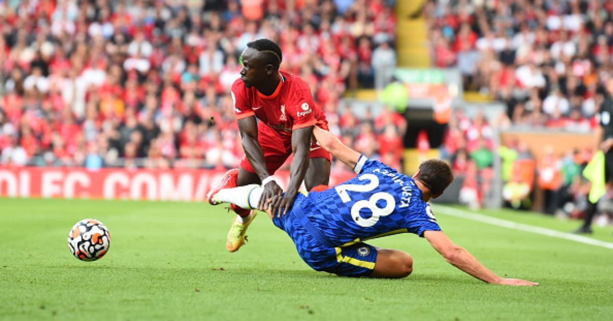 Noel Whelan slams Sadio Mane for &#039;aggressive&#039; challenge on Chelsea captain Cesar Azpilicueta.