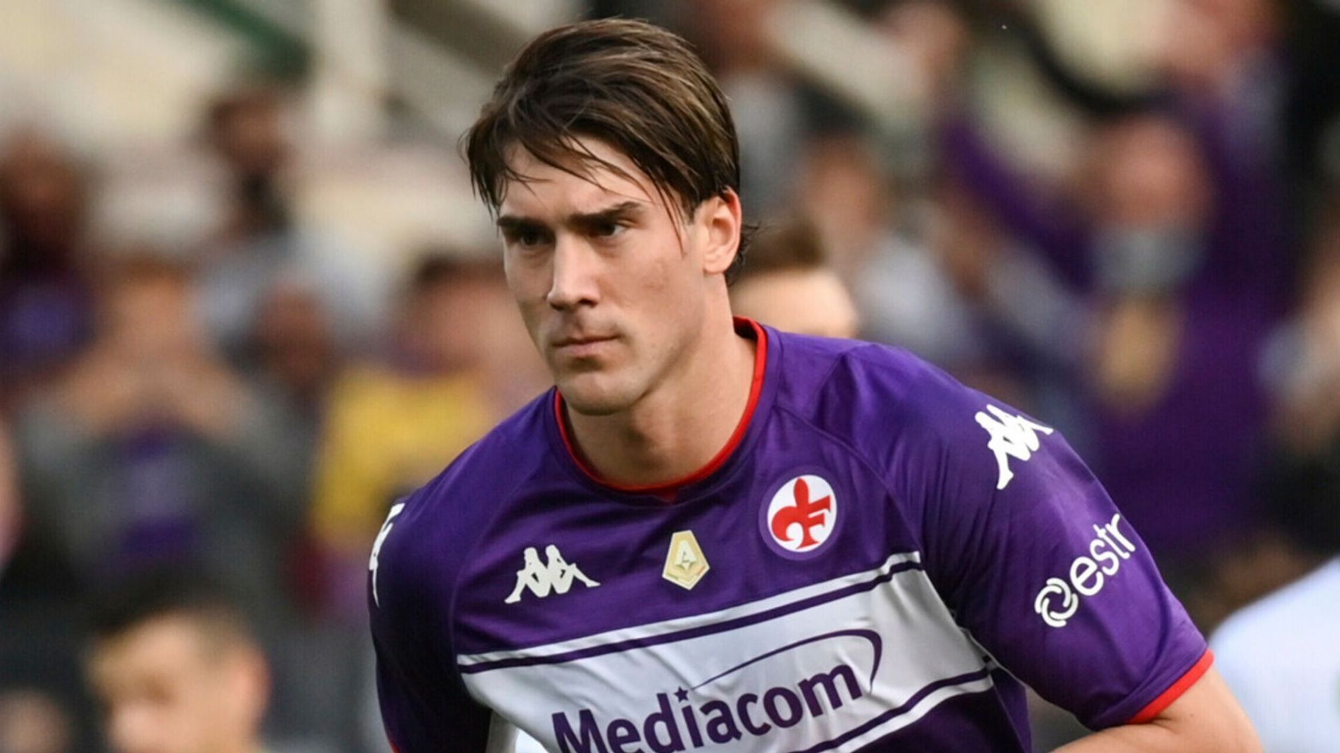 Dusan Vlahovic in action during a Serie A game for Fiorentina.