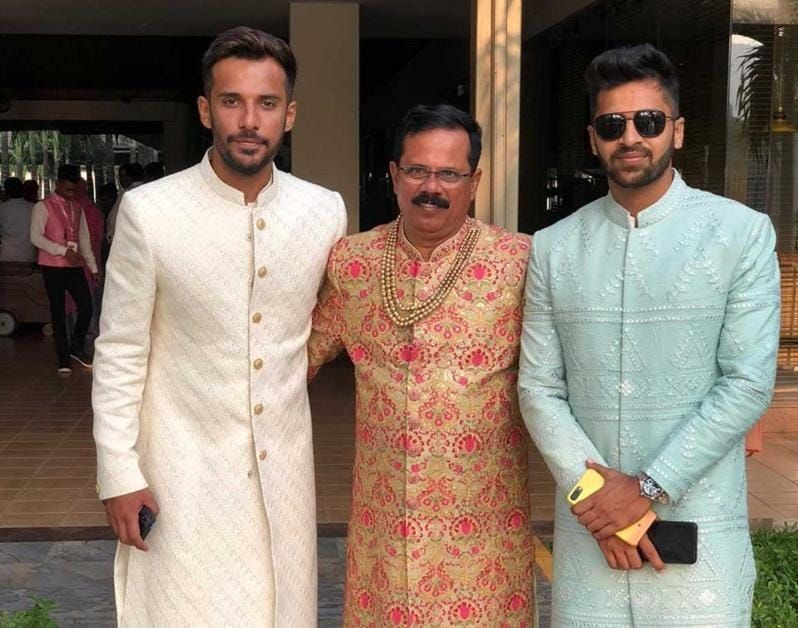 Shardul Thakur (right) with his childhood coach Dinesh Lad (centre) clicked at a wedding