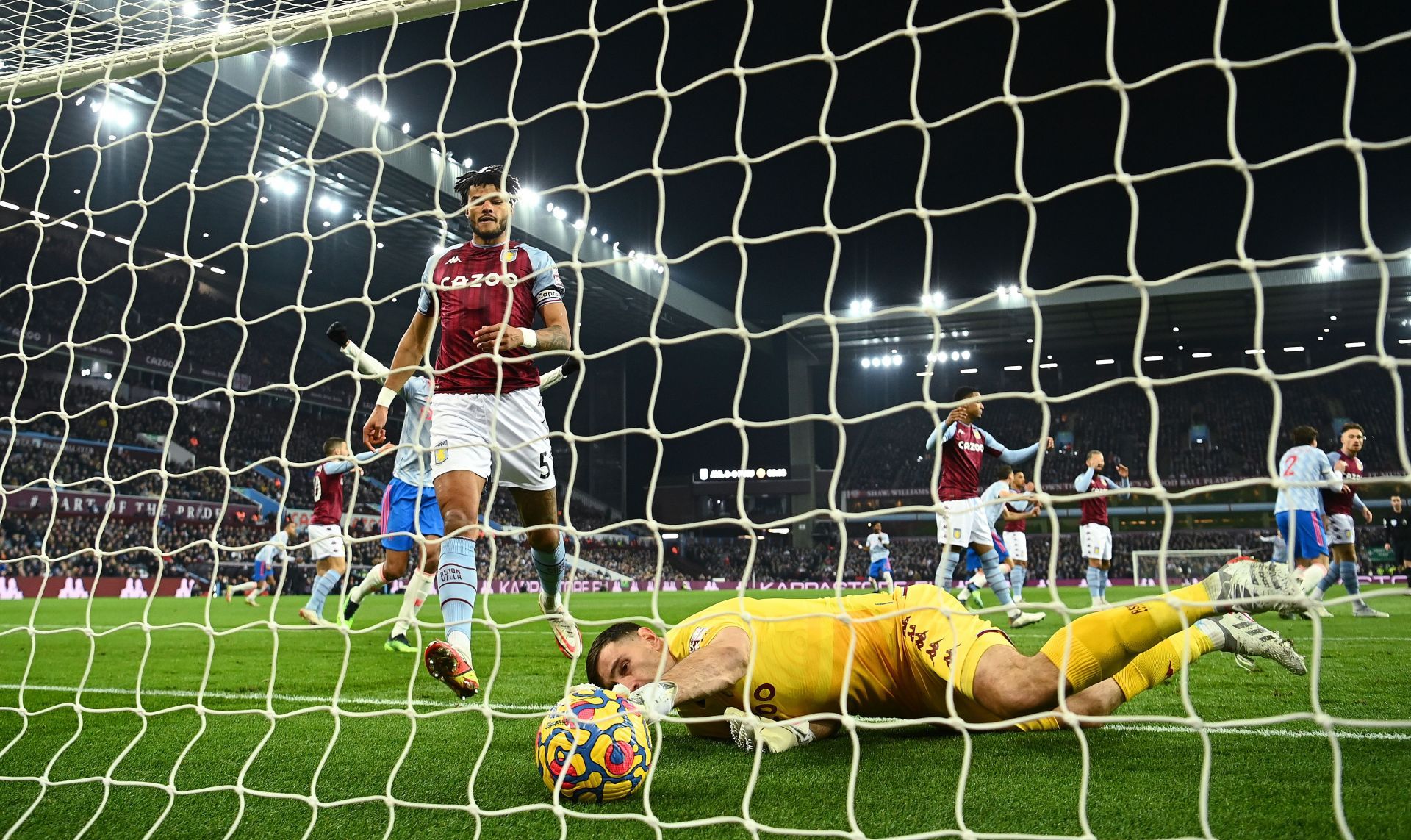 Aston Villa v Manchester United - Premier League