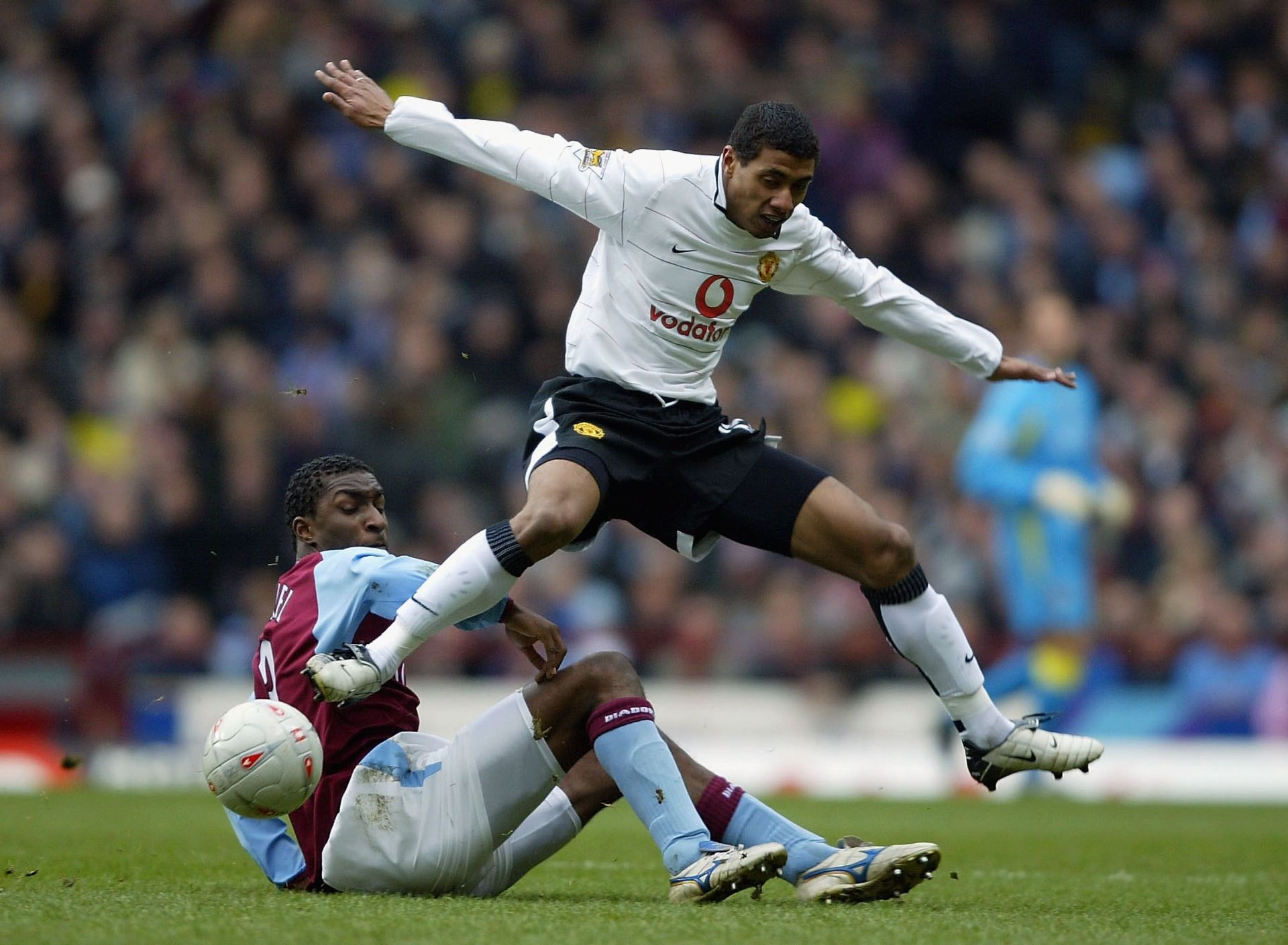 Aston Villa v Manchester United - Premier League (2004)