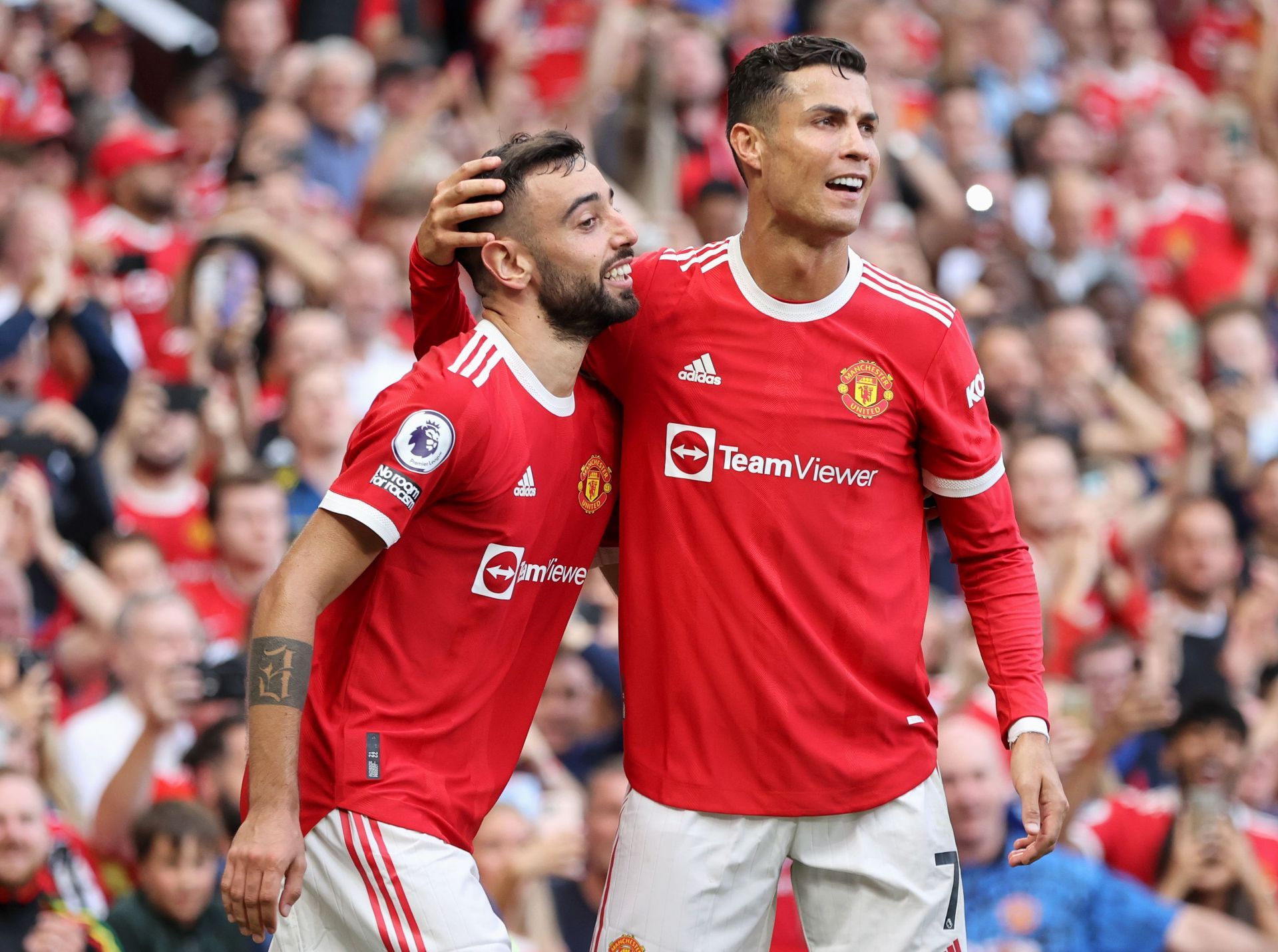 Bruno Fernandes and Cristiano Ronaldo of Manchester United