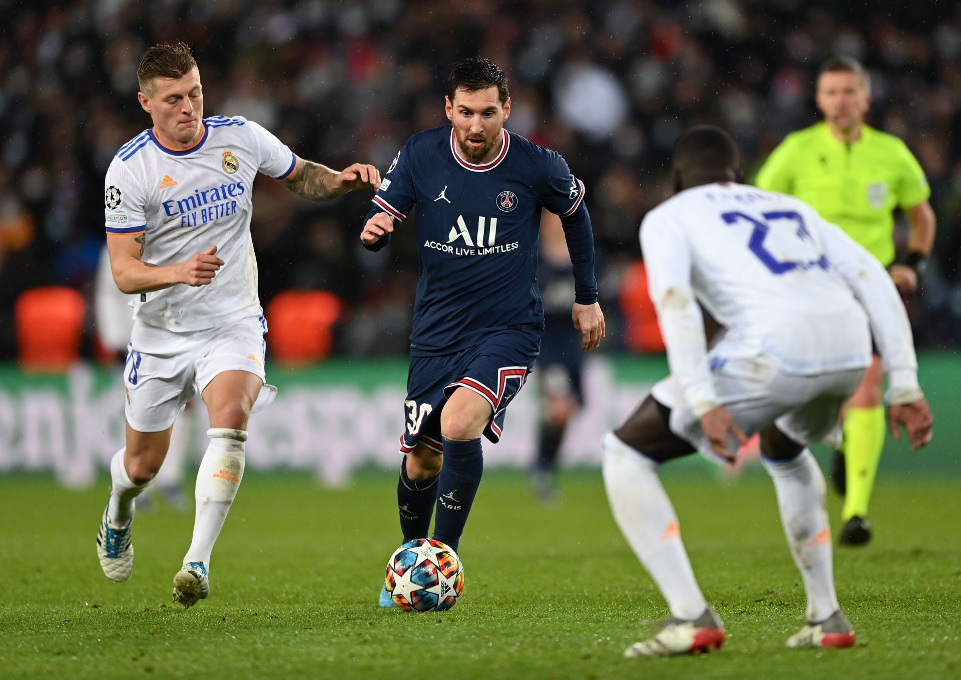 Jerome Rothen has ripped into Lionel Messi (centre) for his performance against Real Madrid.