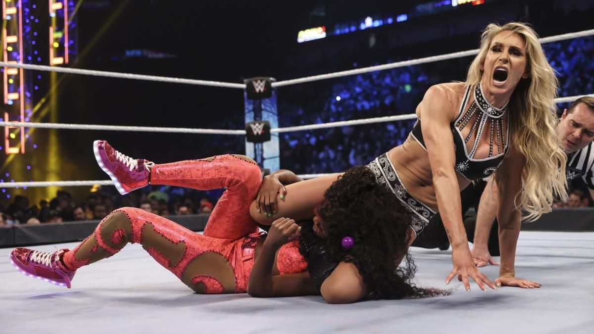 Charlotte and Naomi laid it out in the ring on SmackDown