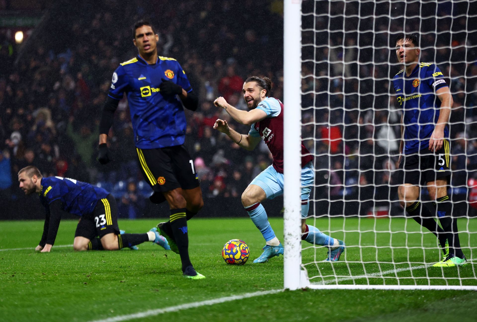 Burnley v Manchester United - Premier League