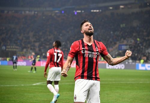 Olivier Giroud scored twice as AC Milan beat rivals Inter Milan.