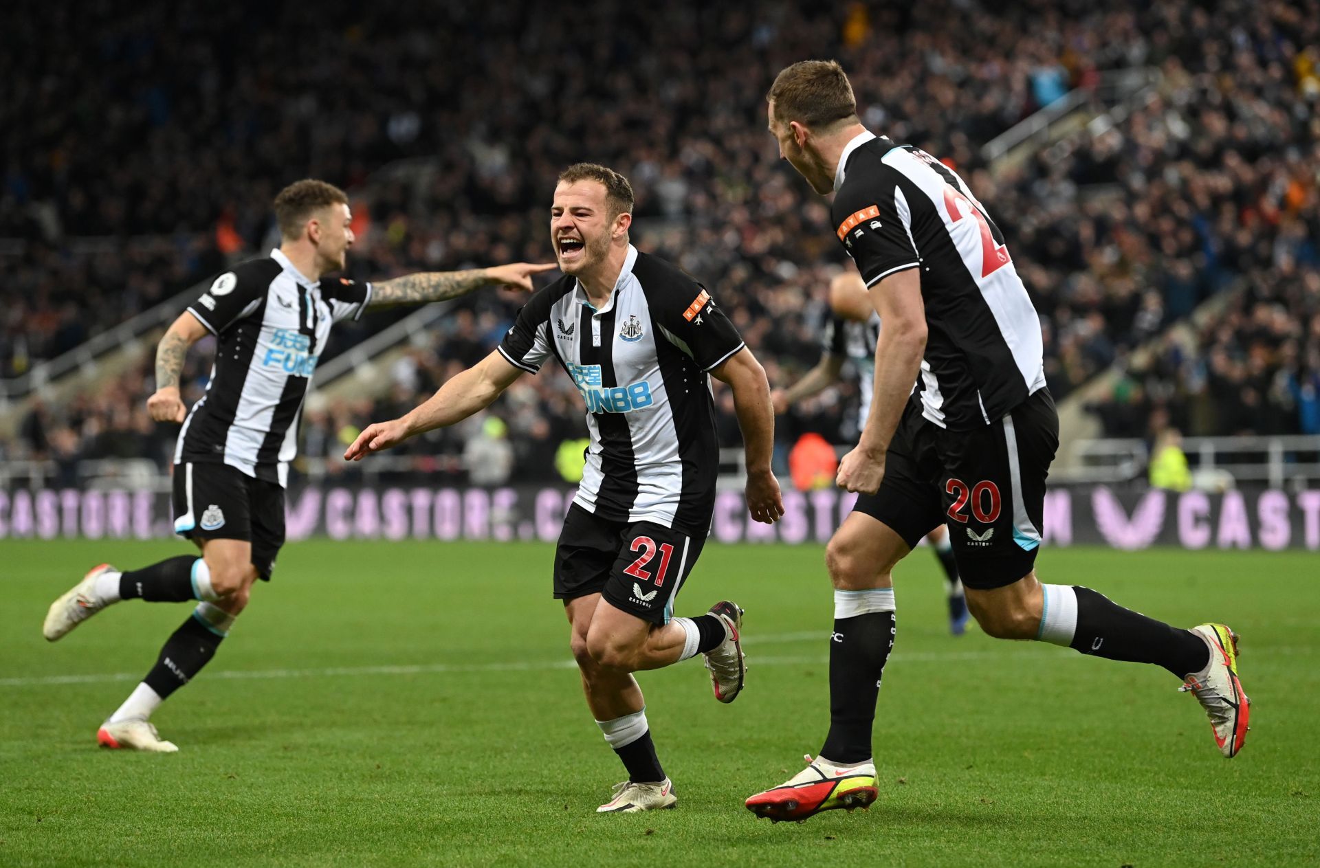 Newcastle United v Everton - Premier League