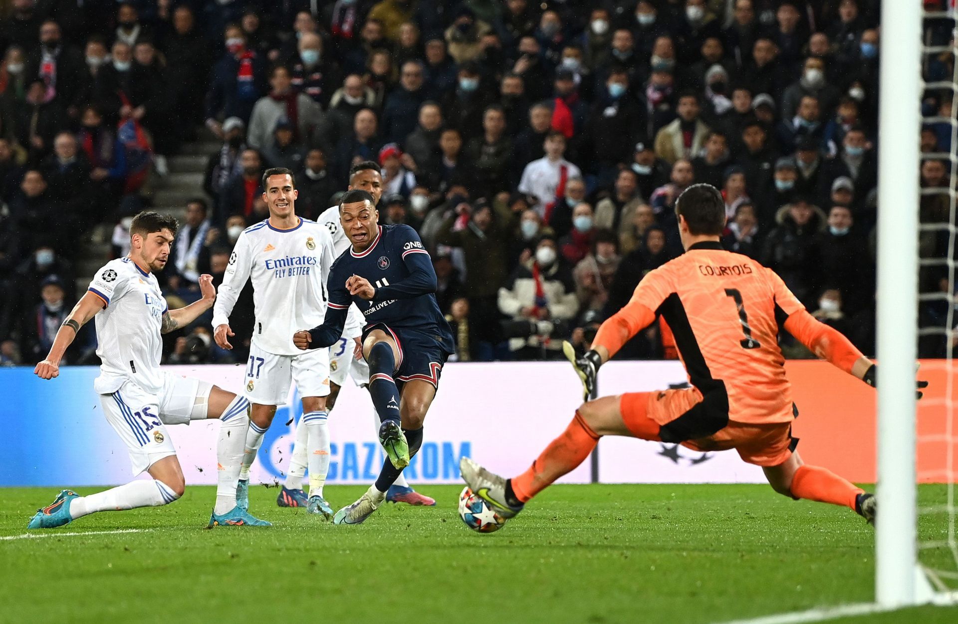Paris Saint-Germain v Real Madrid: Round Of Sixteen Leg One - UEFA Champions League