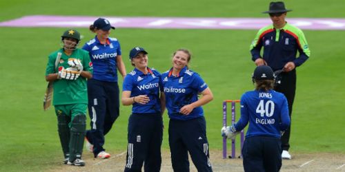 England lead Pakistan 3-0 in the women's ODI cricket World Cup.