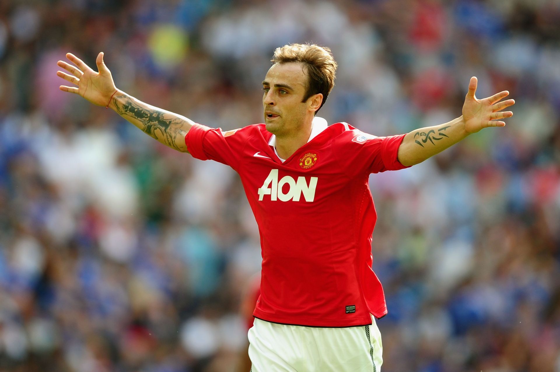 Berbatov in action against Chelsea at the FA Community Shield.