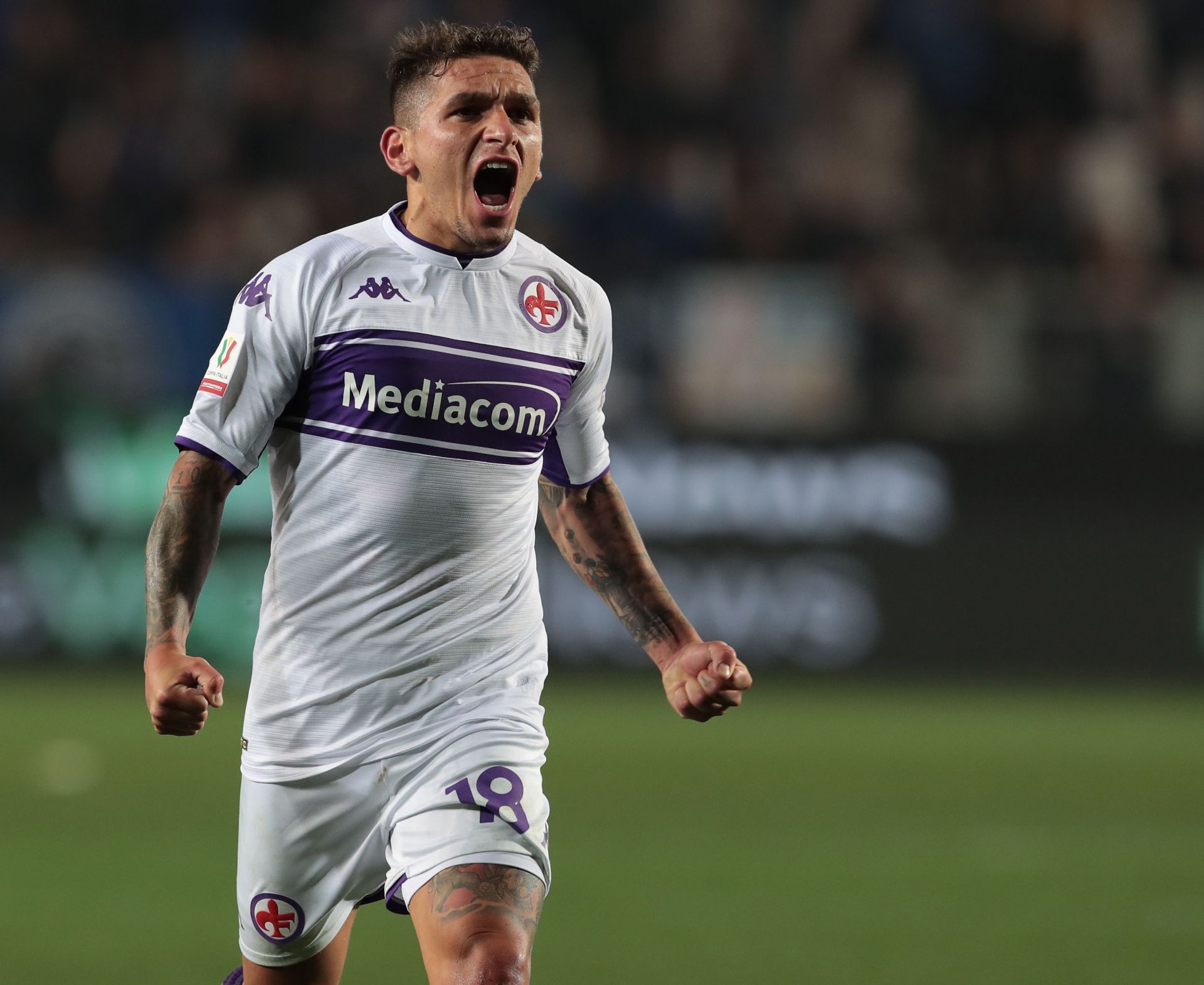Lucas Torreira in action for Fiorentina