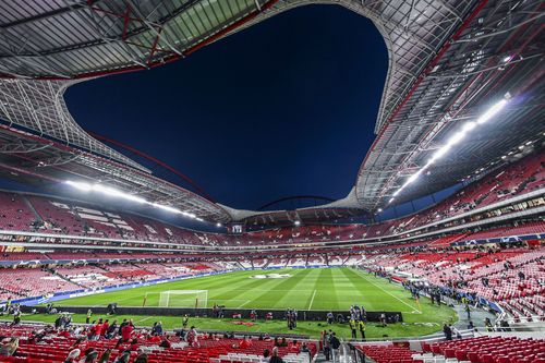 SL Benfica v AFC Ajax: Round Of Sixteen Leg One - UEFA Champions League