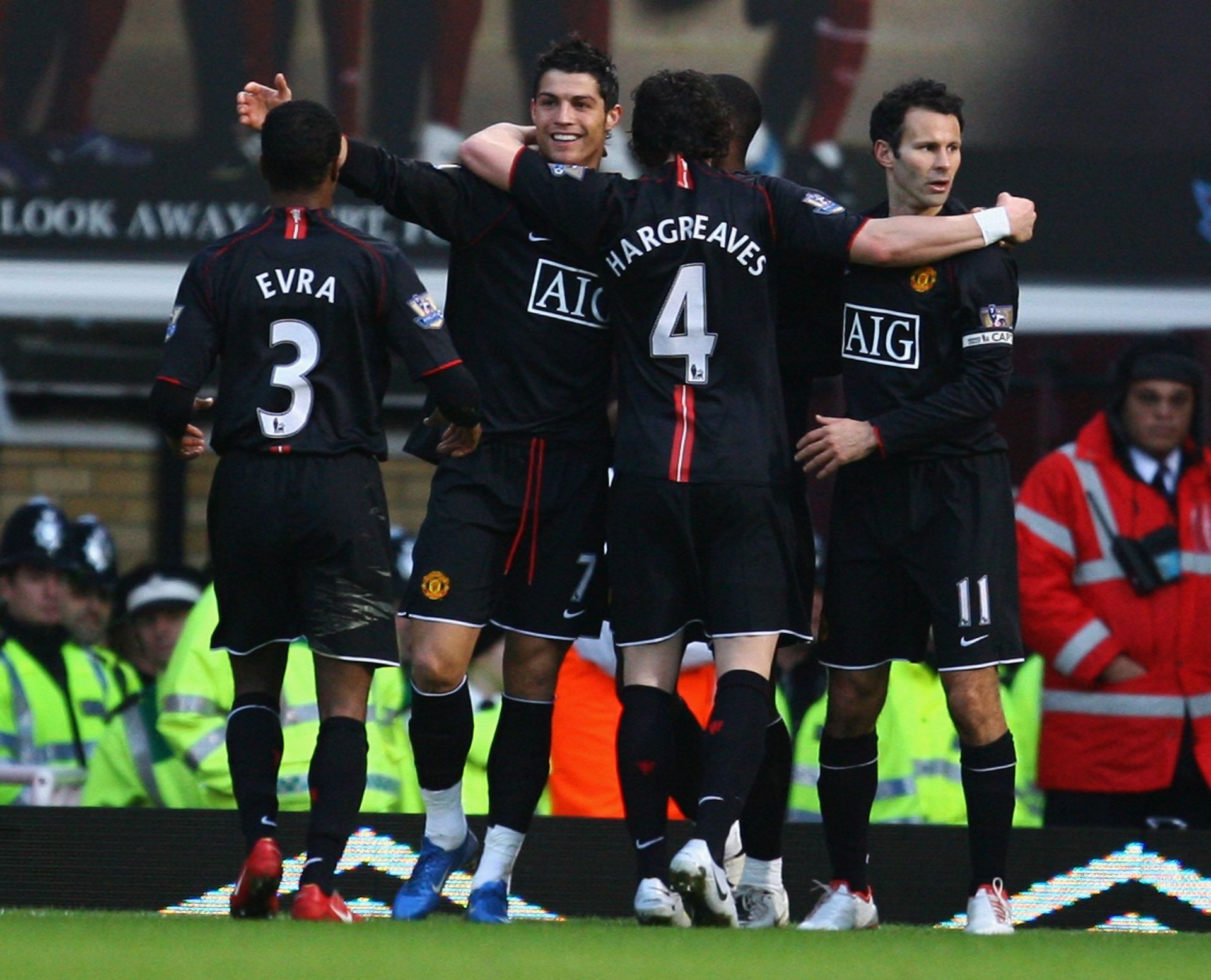 Cristiano Ronaldo scores against West Ham United - EPL 2007