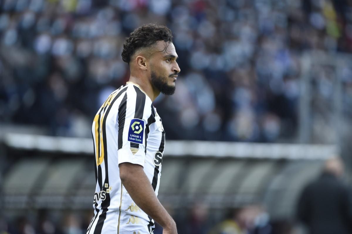 Anger SCO&#039;s Sofiane Boufal (Image courtesy: L&#039;Equipe)