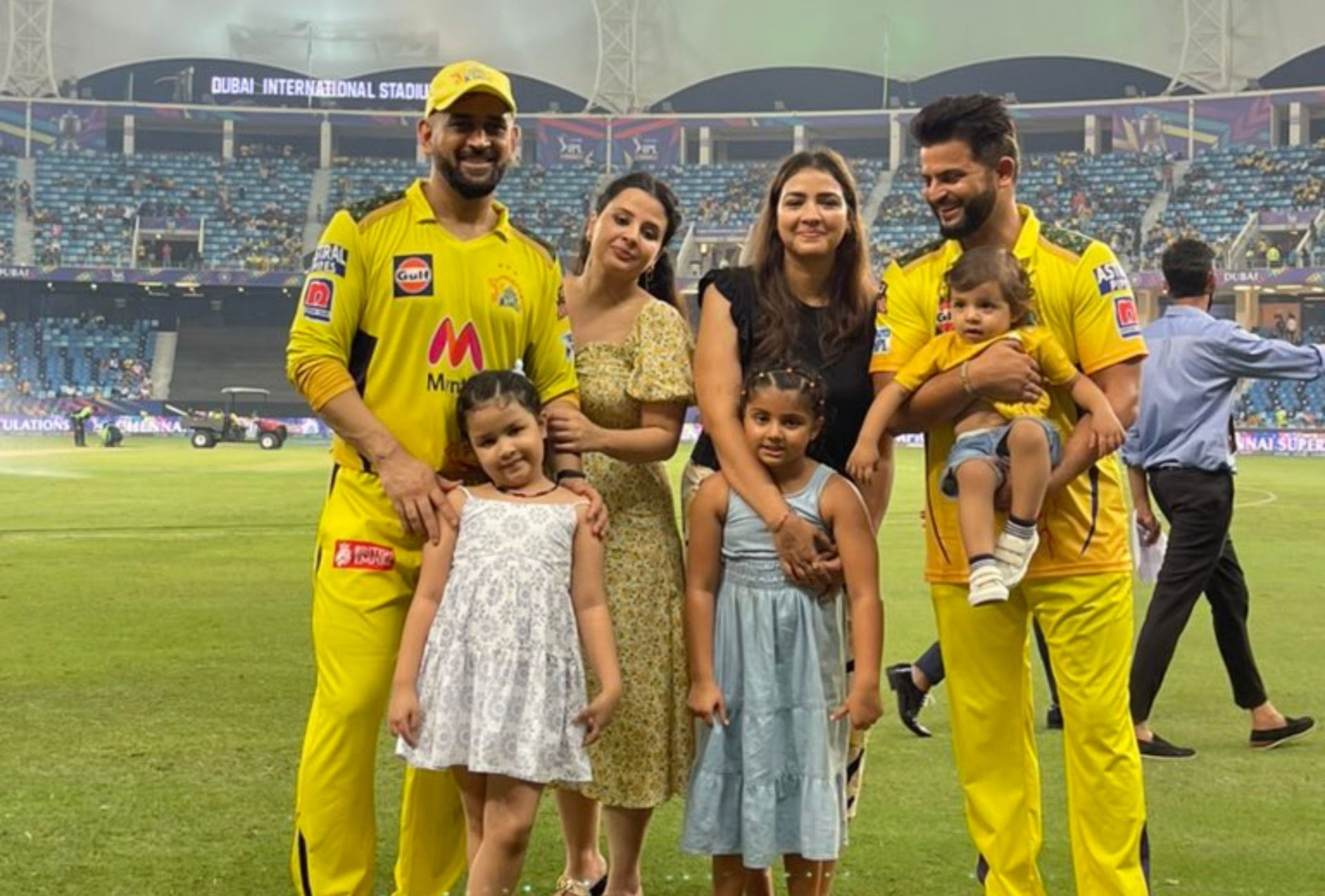 MS Dhoni and Suresh Raina with their families