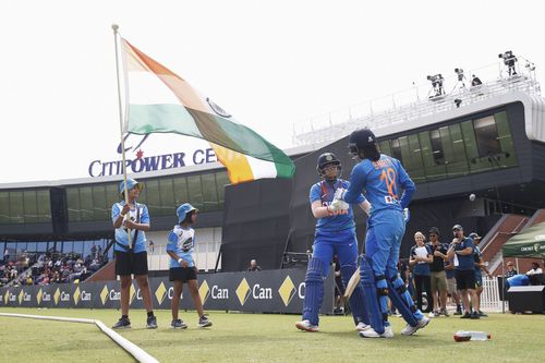 Women's T20 Tri-Series Final - Australia v India